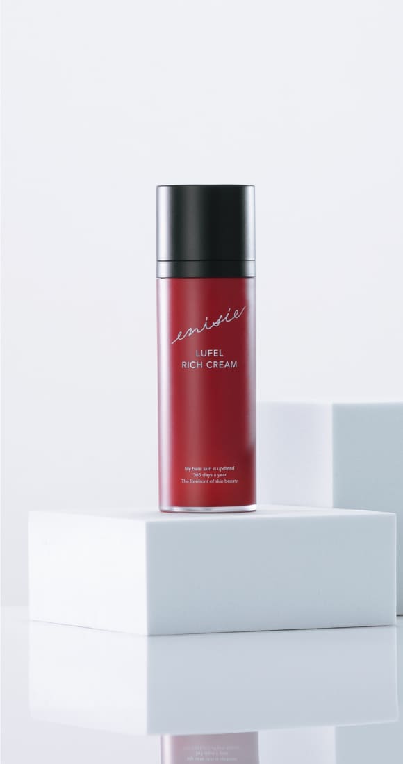 肌に贈る、贅沢なハリ感のご褒美。